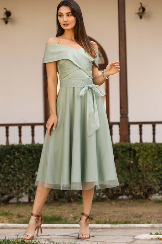 Midi - Abendkleid In Hellgrün