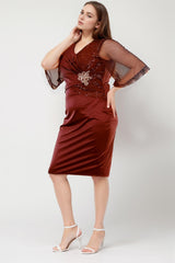 Robe Courte Grande Taille Ornée De Sequins Et De Pierres — Bordeaux