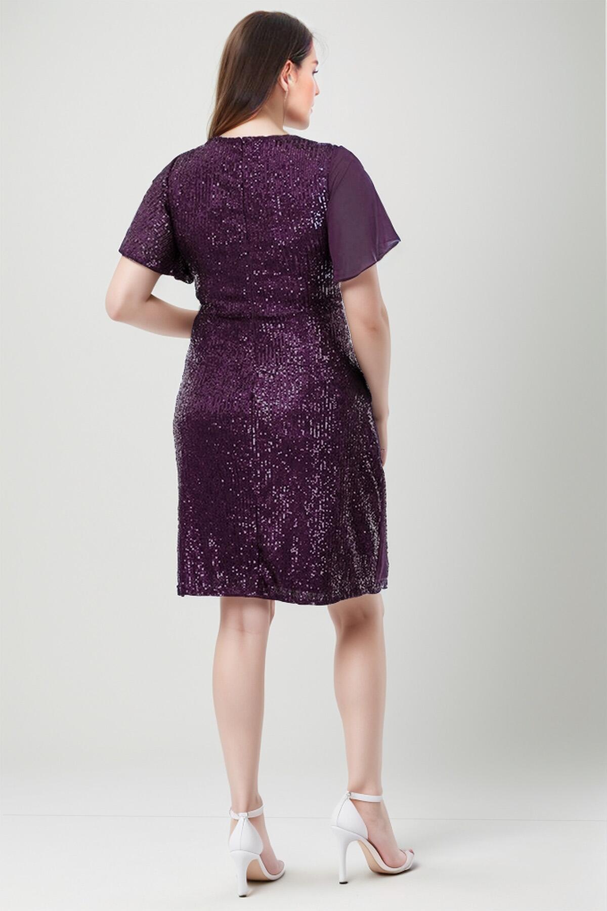 Große Größen Midi - Abendkleid Mit Taillenbrosche — Dunkellila