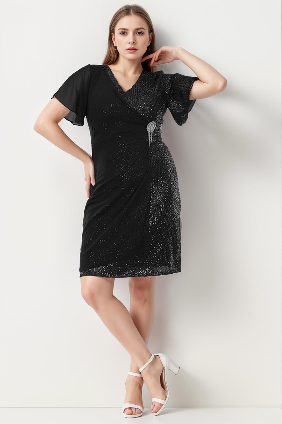 Plus‑Size Midi Dress With Waist Brooch — Black