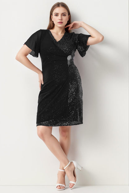 Plus‑Size Midi Dress With Waist Brooch — Black