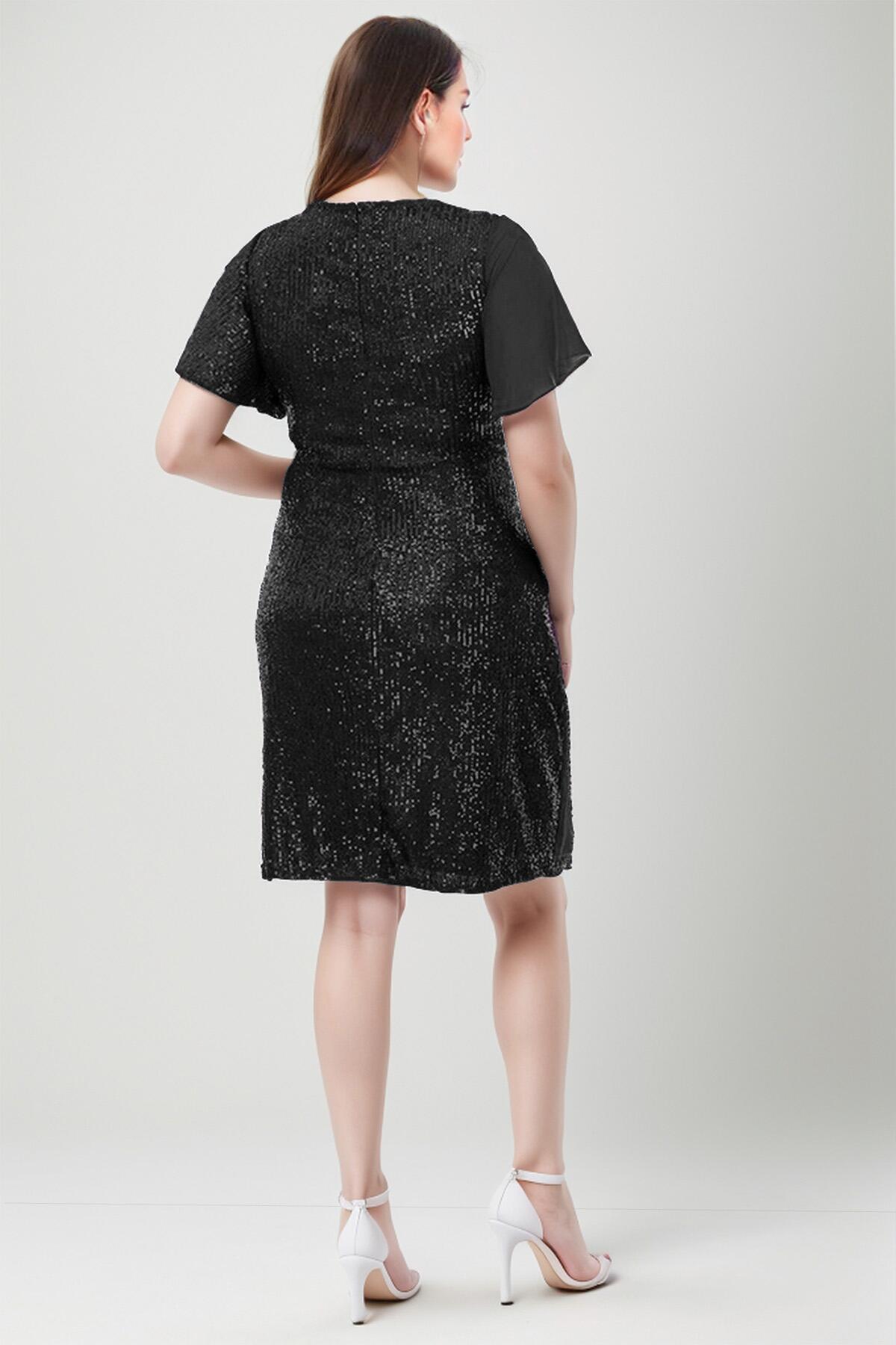 Plus‑Size Midi Dress With Waist Brooch — Black