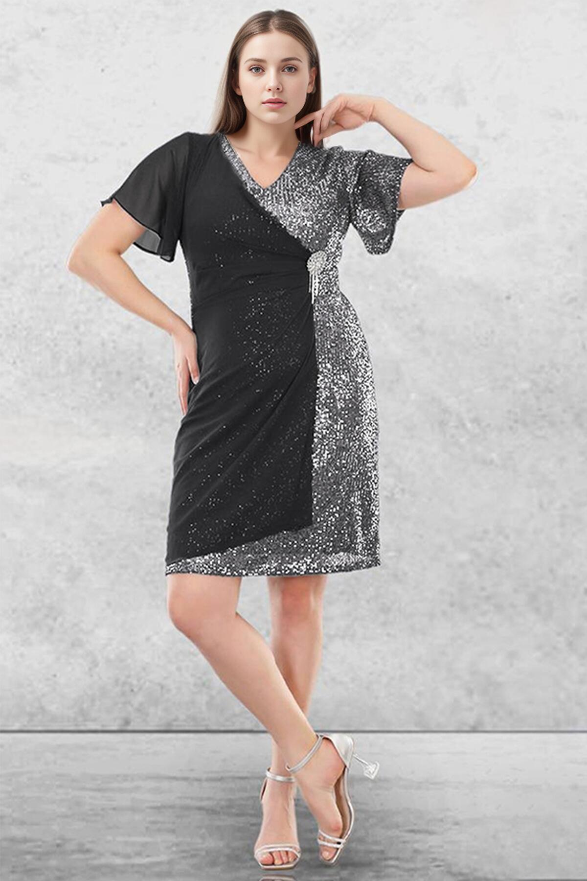 Midi - Jurk In Grote Maten Met Taillebroche — Zilver