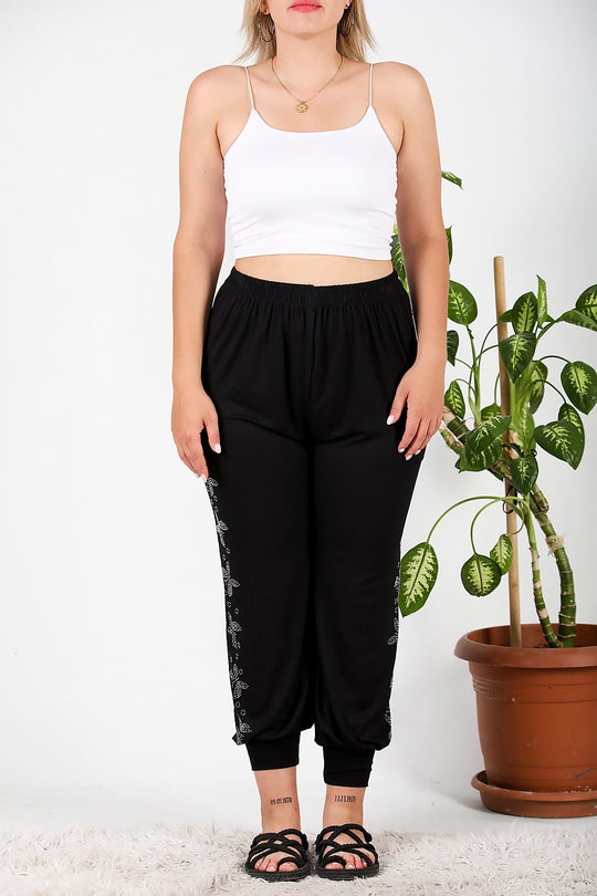 Plus‑Size Harembroek Met Stenen In De Zijnaad — Zwart