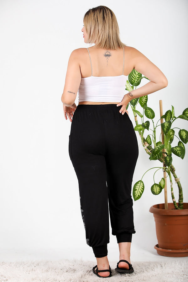 Plus‑Size Harembroek Met Stenen In De Zijnaad — Zwart