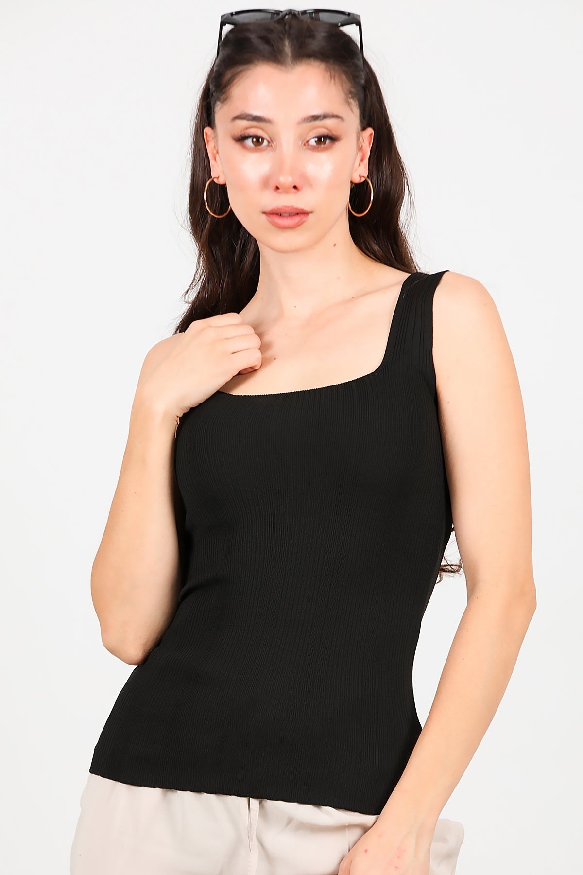 Gerippter Pullover Mit Eckigem Ausschnitt – Schwarz