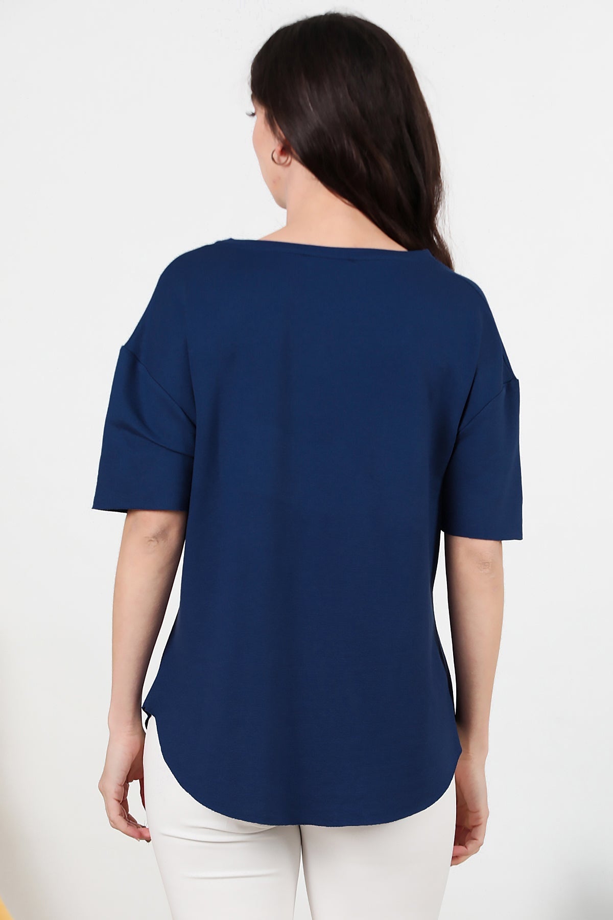 T - Shirt Met Ronde Hals En Afgeronde Zoom — Marineblauw