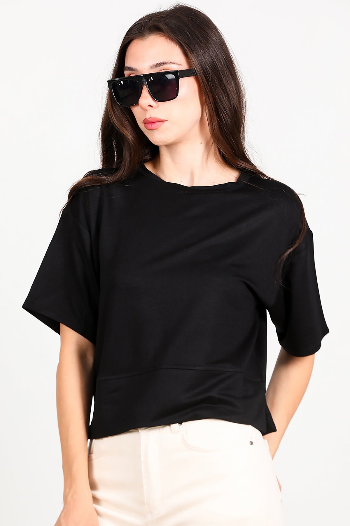 T - Shirt Met Ronde Hals En Zijsplit — Zwart