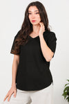 T - Shirt Met V - Hals En Ovalen Zoom — Zwart