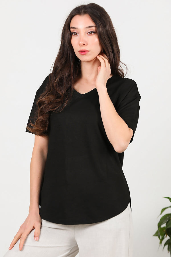 T - Shirt Met V - Hals En Ovalen Zoom — Zwart