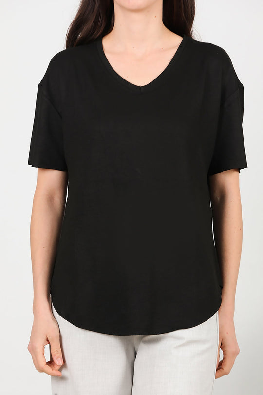 T - Shirt Met V - Hals En Ovalen Zoom — Zwart