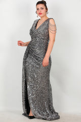 Robe De Soirée Longue Grande Taille À Sequins Avec Chaîne À L'épaule — Argent