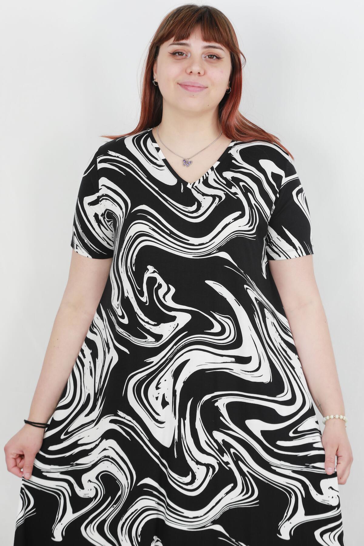 Plus - Size Gedessineerde Jurk — Multicolor