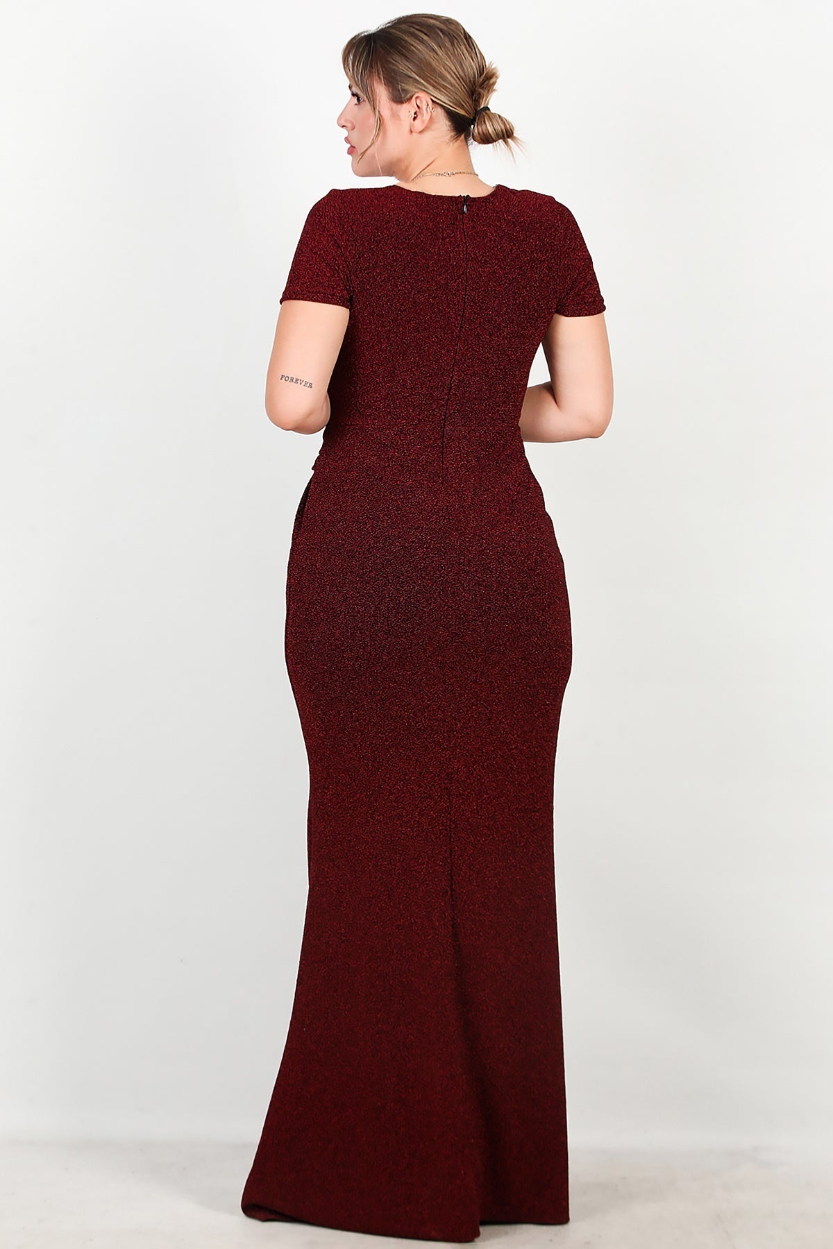 Avondjurk In Grote Maten Met Versierde Taille En Glitter — Bordeaux