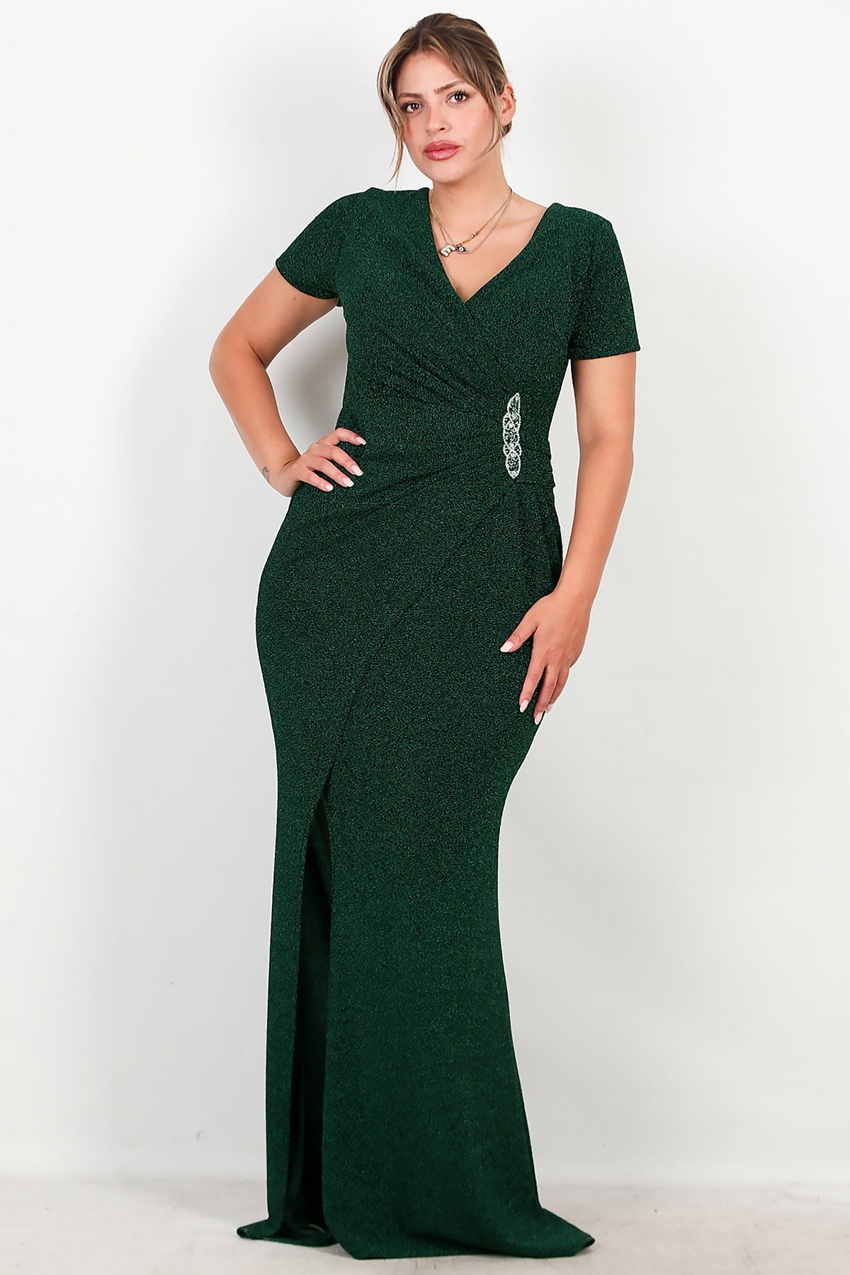 Avondjurk In Grote Maten Met Versierde Taille En Glitter — Smaragd
