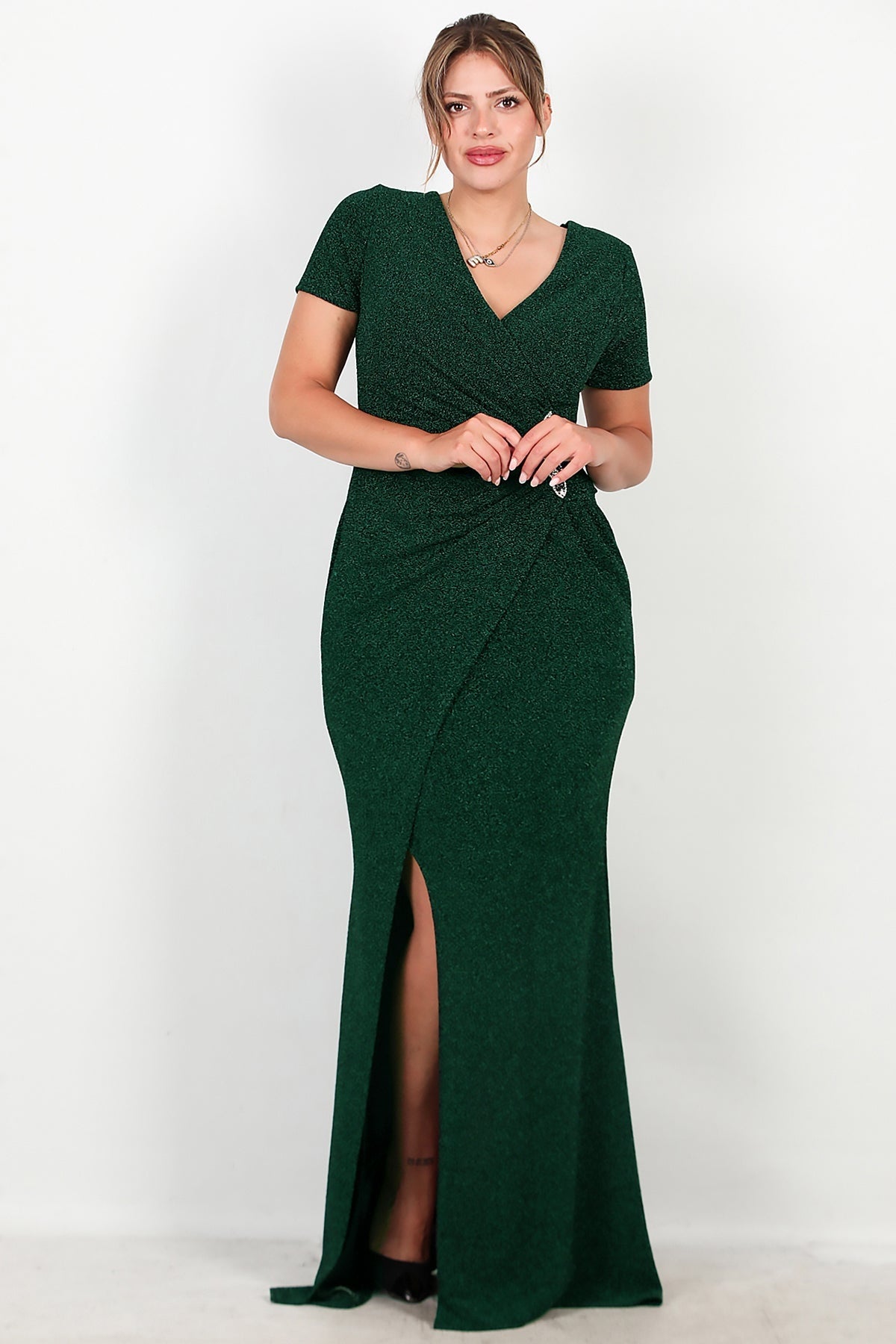Avondjurk In Grote Maten Met Versierde Taille En Glitter — Smaragd