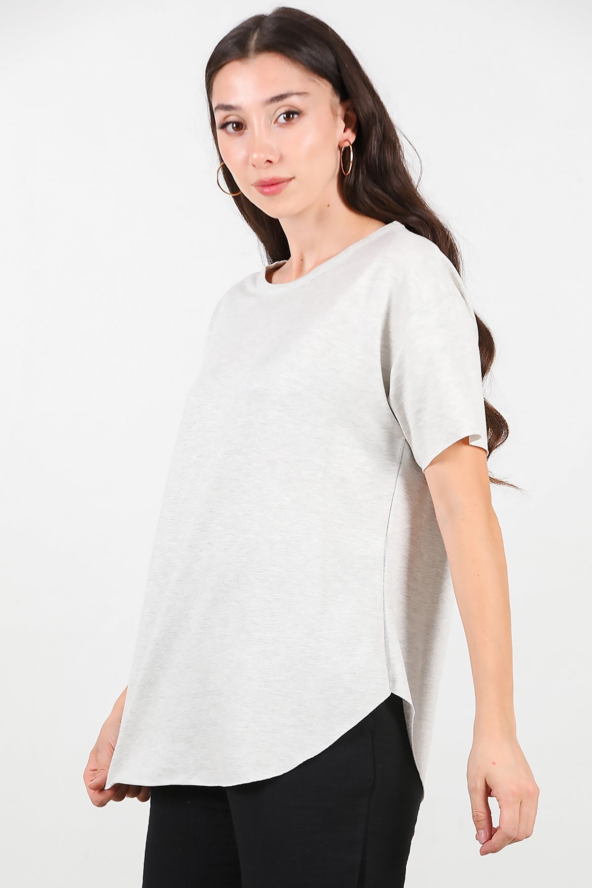 T - Shirt Met Ronde Hals En Afgeronde Zoom — Lichtgrijs