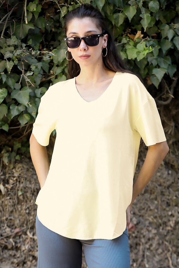 Oval‑Hem V‑Neck T‑Shirt — Yellow