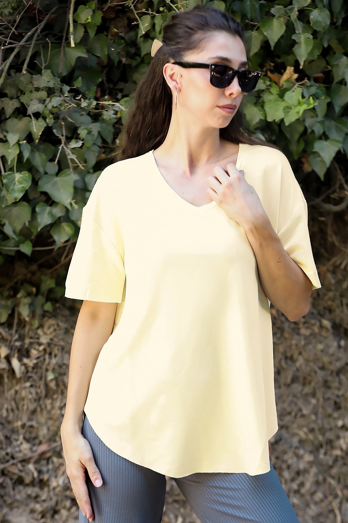 Oval‑Hem V‑Neck T‑Shirt — Yellow