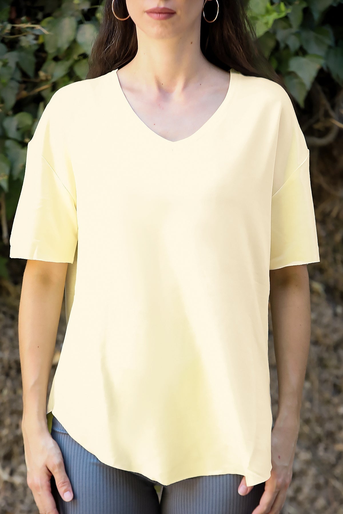 Oval‑Hem V‑Neck T‑Shirt — Yellow