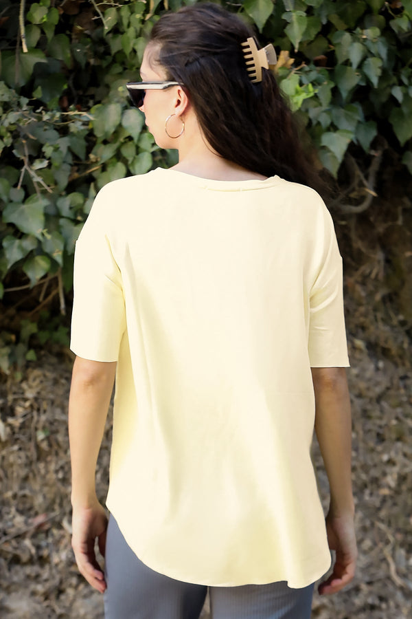 Oval‑Hem V‑Neck T‑Shirt — Yellow