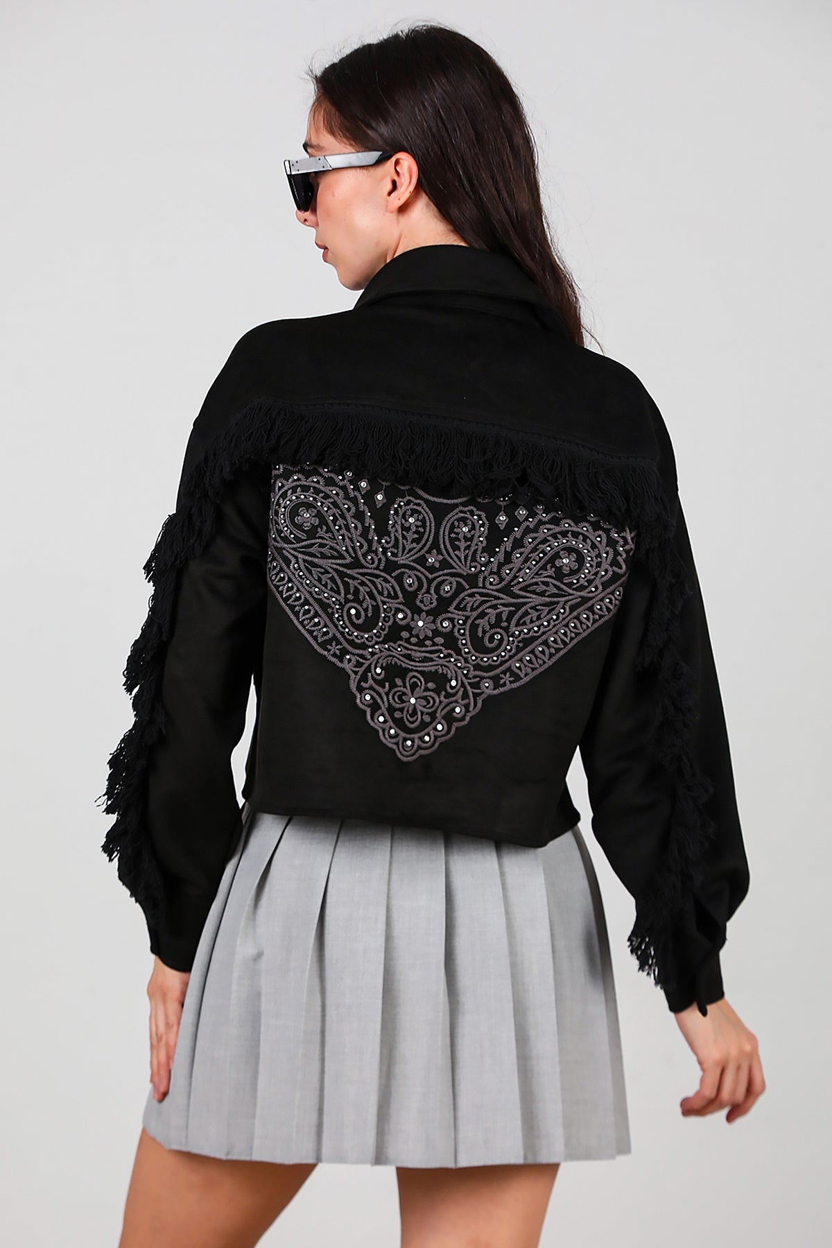 Korte Suède Blouse Met Steendetail Op De Rug En Franjes, Zwart