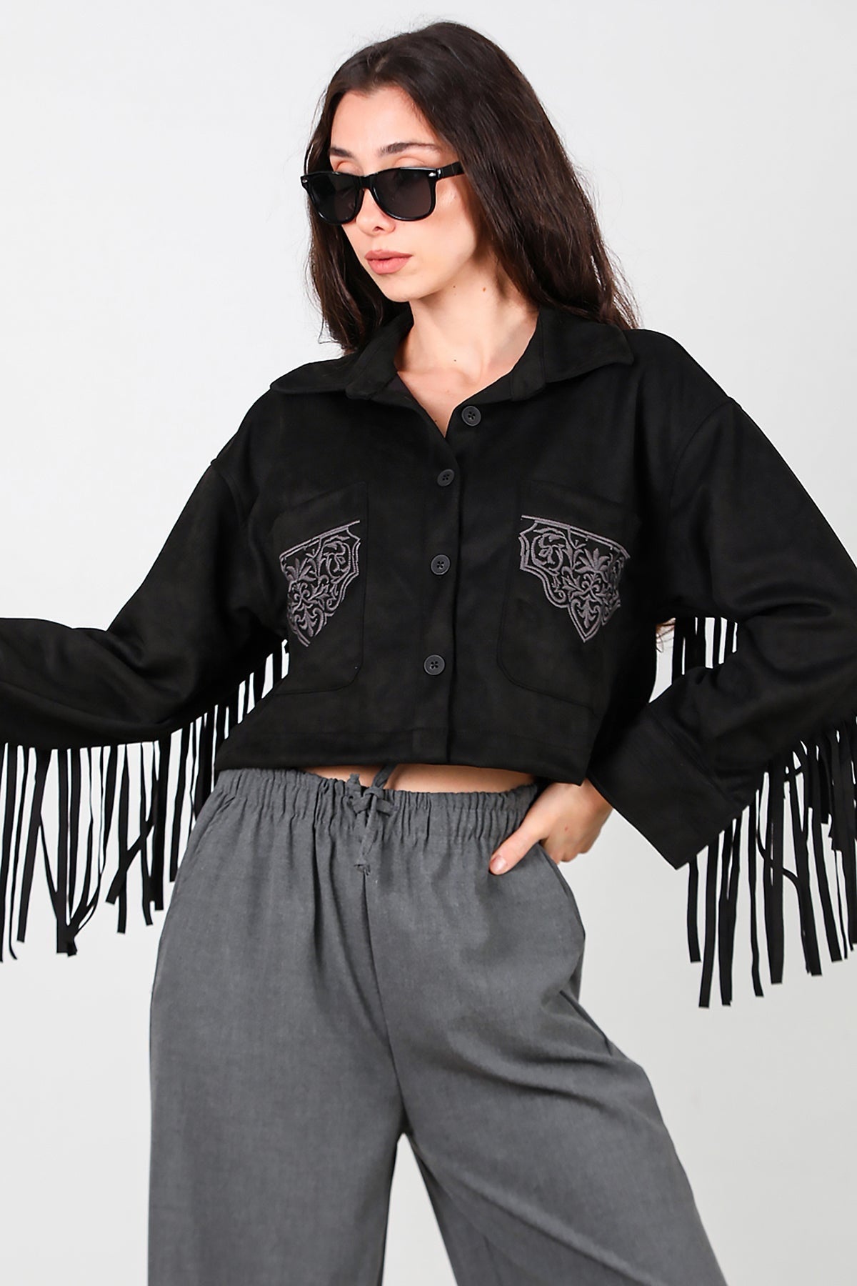Zwarte Suède Blouse Met Geborduurde Zak En Achterfranjes