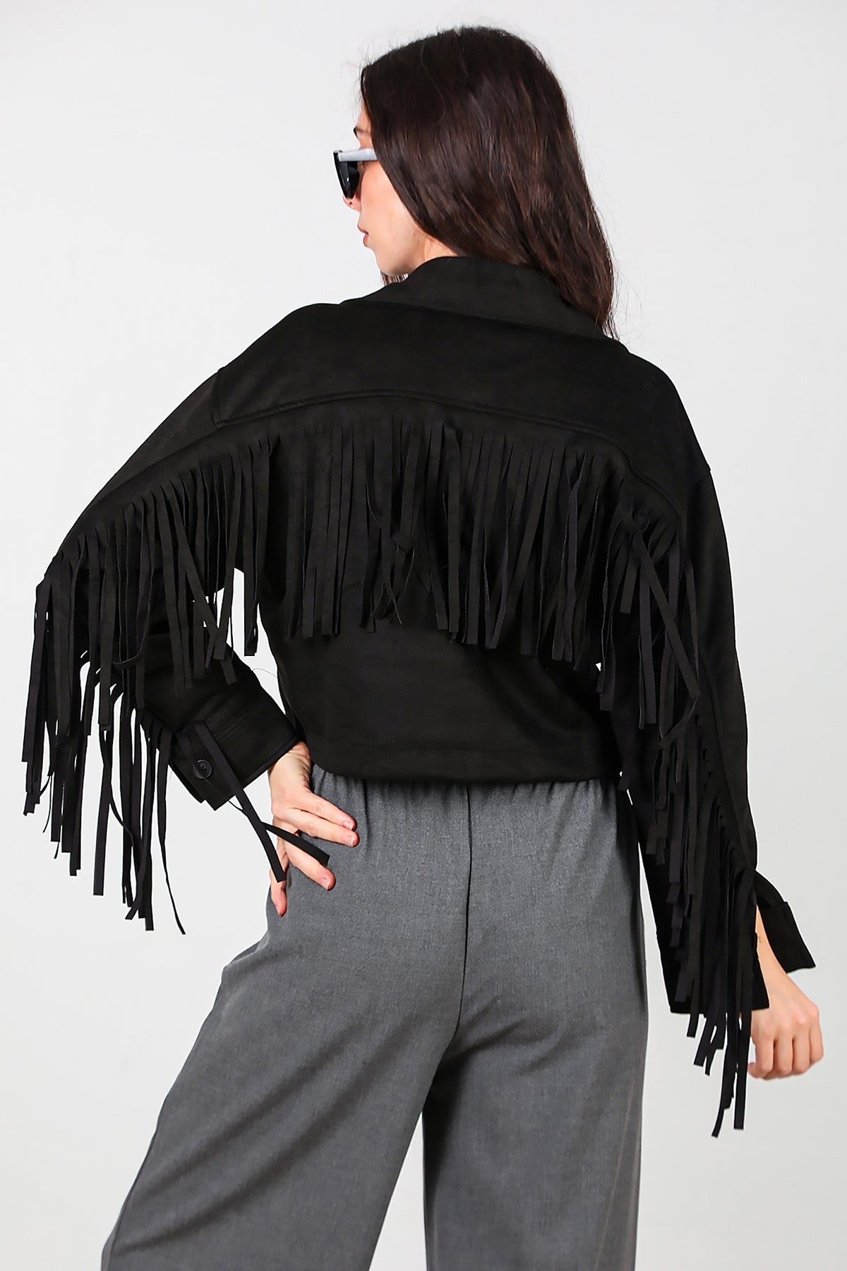 Zwarte Suède Blouse Met Geborduurde Zak En Achterfranjes