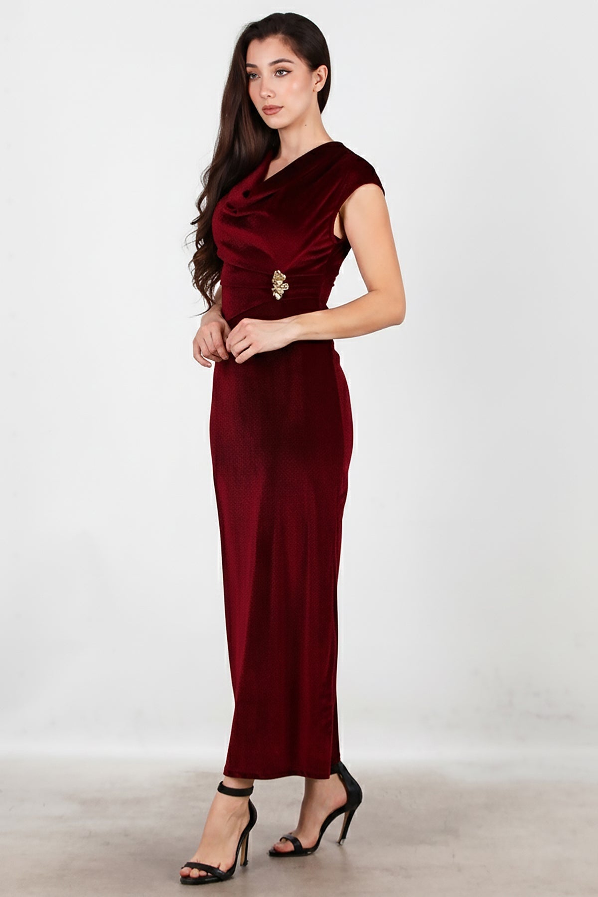 Langes Samtkleid Mit Schnallendetail – Bordeaux