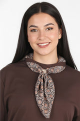 Ensemble Deux Pièces Avec Foulard Marron