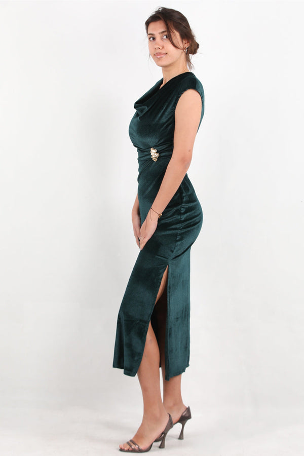 Langes Samtkleid Mit Spangen - Detail — Smaragd