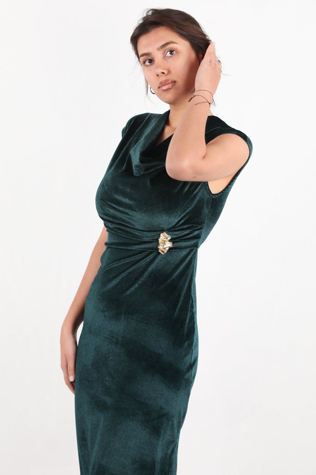 Langes Samtkleid Mit Spangen - Detail — Smaragd