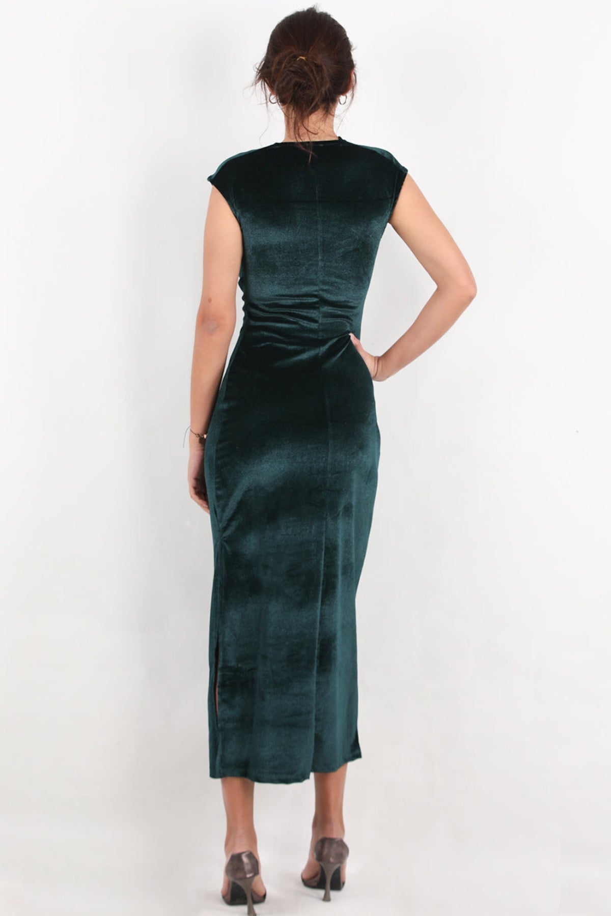 Langes Samtkleid Mit Spangen - Detail — Smaragd