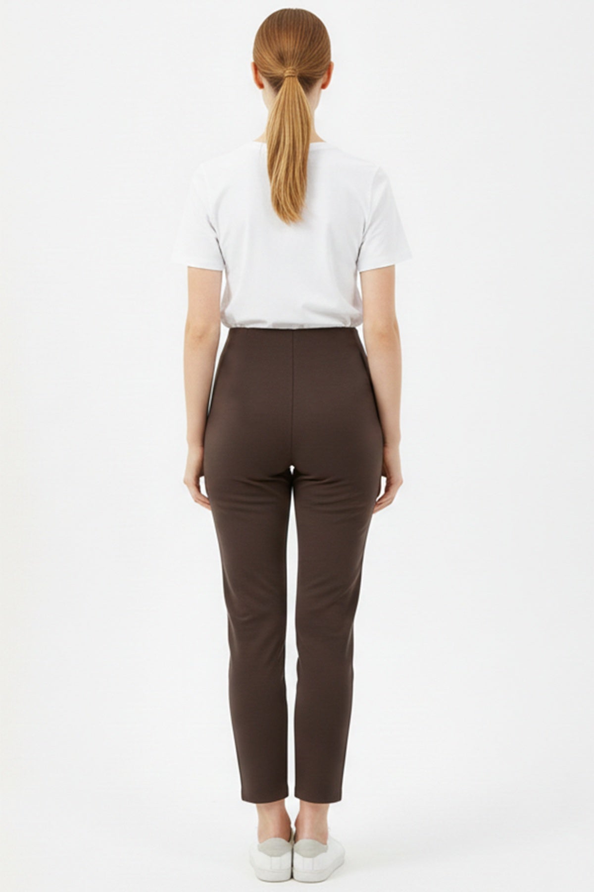 Kreppbroek Met Hoge Taille En Smalle Pijpen - Bruin