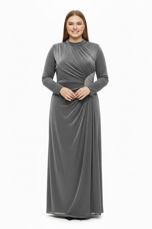 Langarm‑Abendkleid In Großen Größen Mit Taillen‑Steindetail — Grau