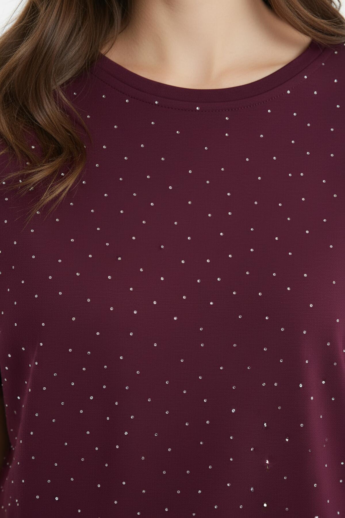 Dames T‑Shirt Met Ovalen Zoom En Siersteentjes — Bordeaux