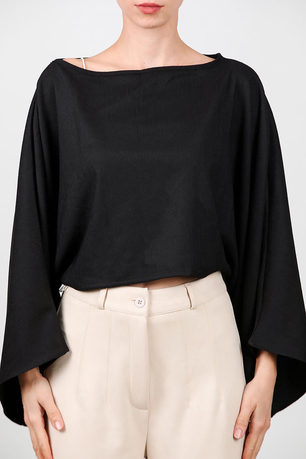 Zwarte Blouse Met Boothals En Vleermuismouwen