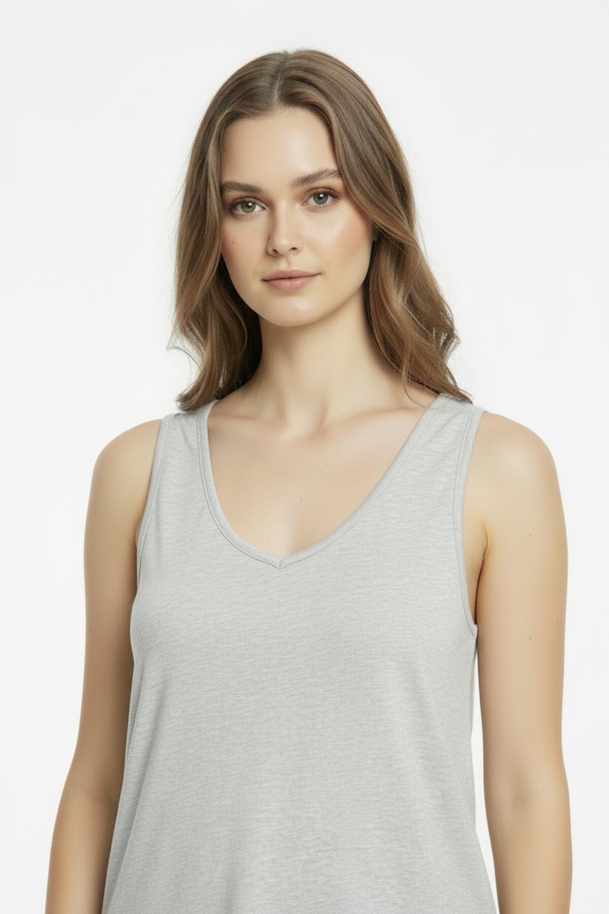 V‑Hals Top Met Afgeronde Zoom – Grijs