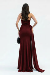 Robe De Soirée Rouge Effet Sirène Ornée De Pierres
