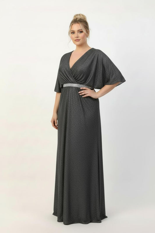 Langes Abendkleid In Großen Größen Mit Steinbesatz An Der Taille Und Banddetails — Grau