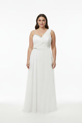 Robe De Soirée Longue Sans Manches Grande Taille, Cintrée À La Poitrine Et À La Taille — Blanc