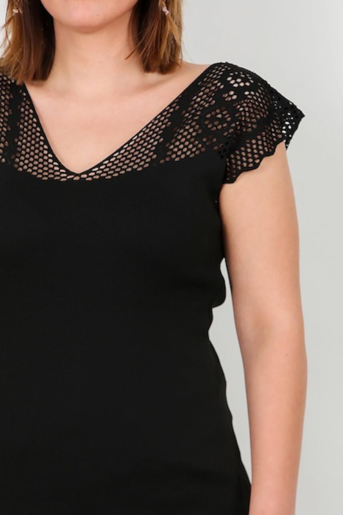 Plus - Size Gebreide Top Met Kanten - Look Op De Schouder — Zwart