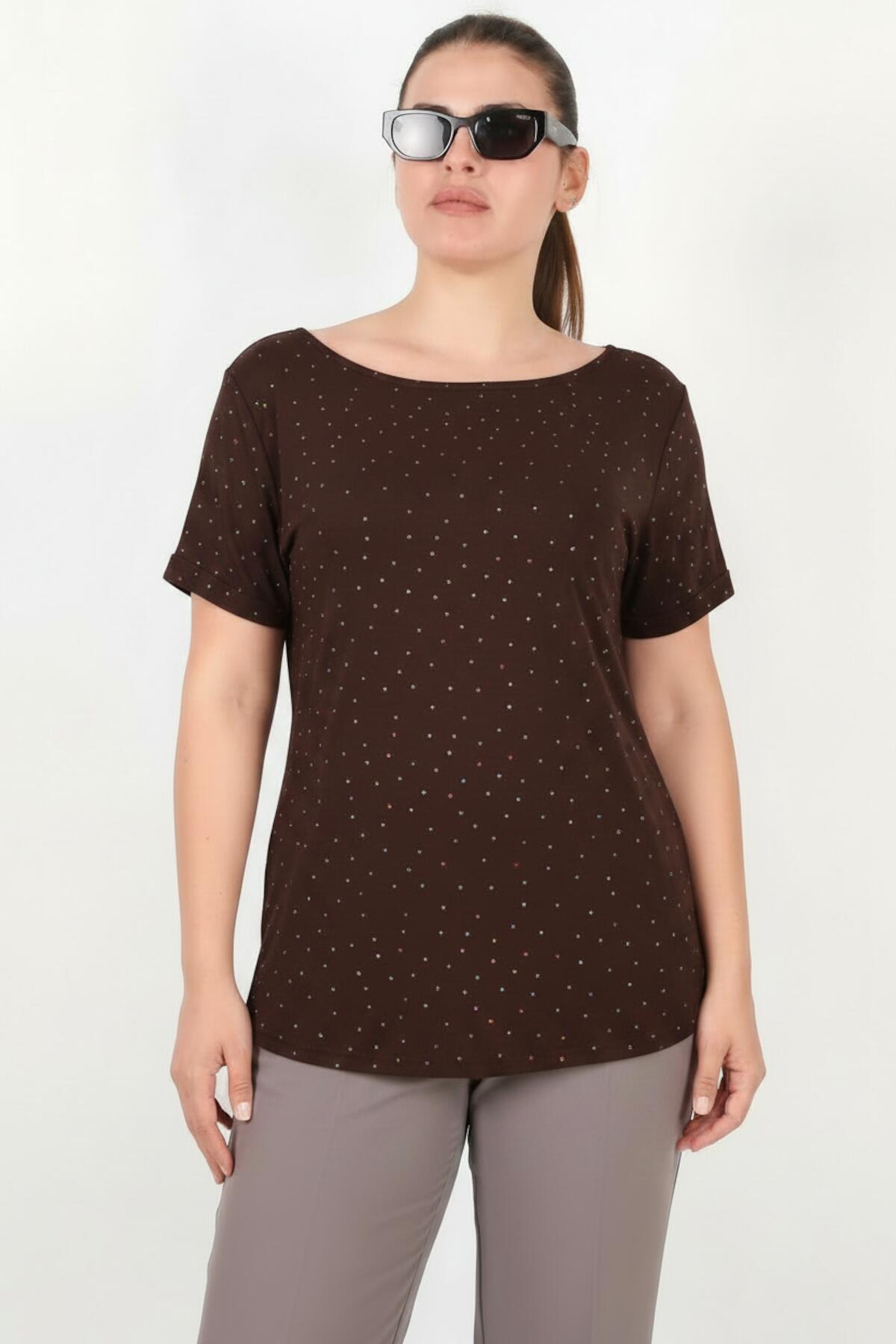 Plus - Size Boatneck Blouse Met Zilveren Steentjes — Bruin