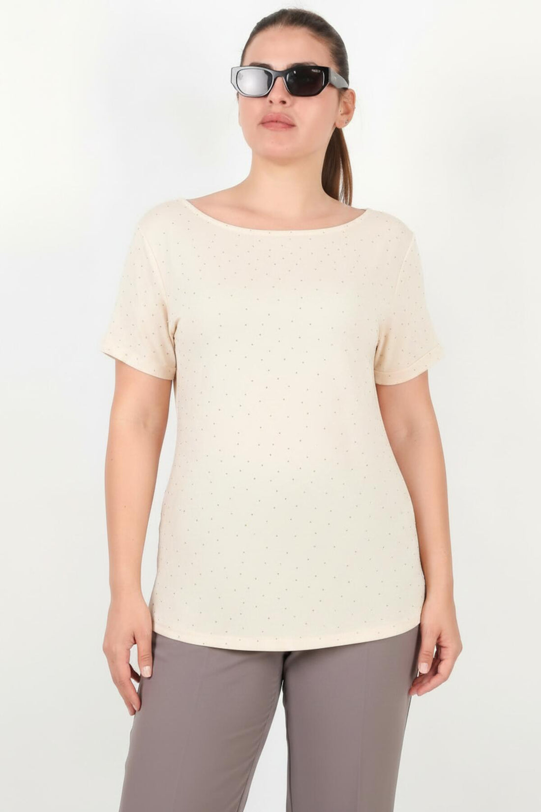 Blouse Grande Taille Encolure Bateau Avec Petites Pierres Argentées — Off - White