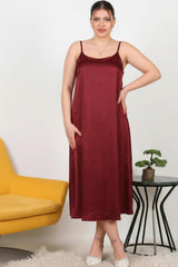 Robe Longue Évasée À Fines Bretelles — Bordeaux