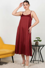 Robe Longue Évasée À Fines Bretelles — Bordeaux