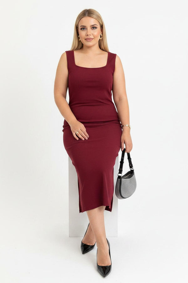 Plus - Size Mouwloze Jurk Met Vierkante Hals - Bordeaux