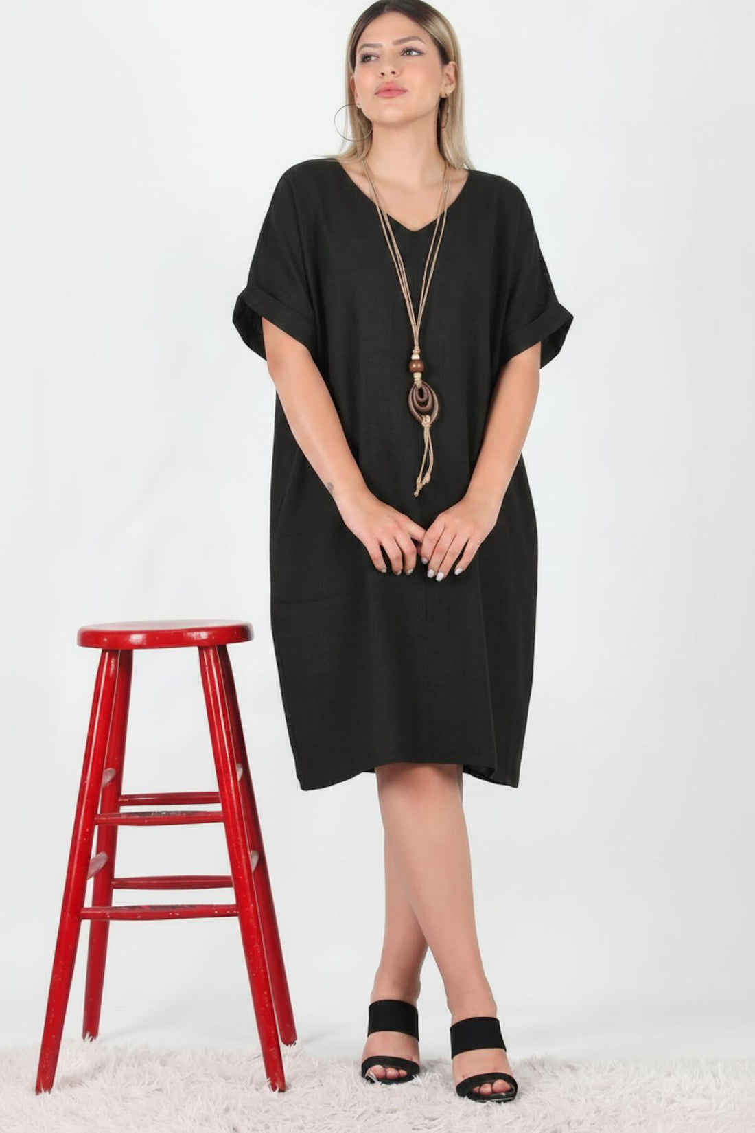 Robe Grande Taille Avec Collier — Noir