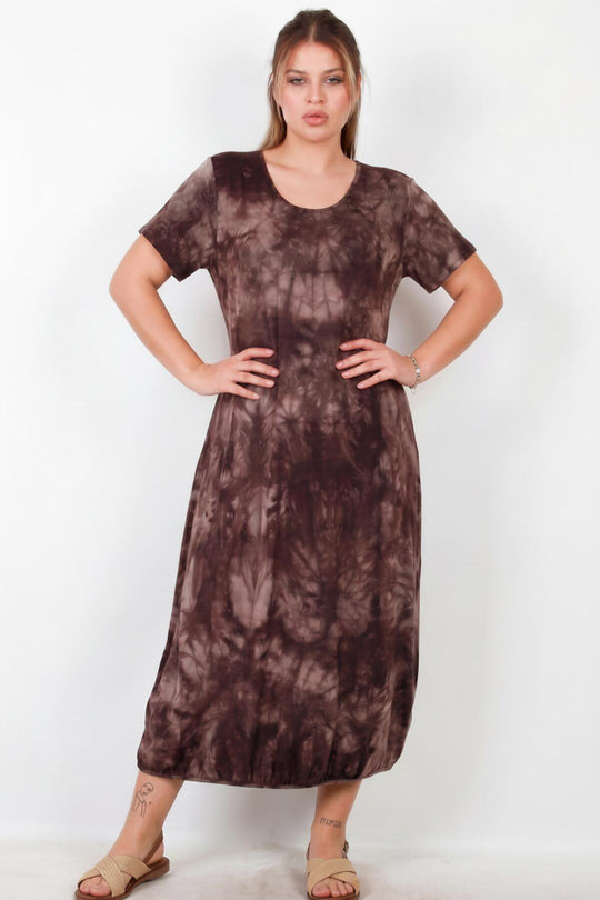 Plus‑Size Korte Mouw Jurk Met Drukknoopdetail — Bruin