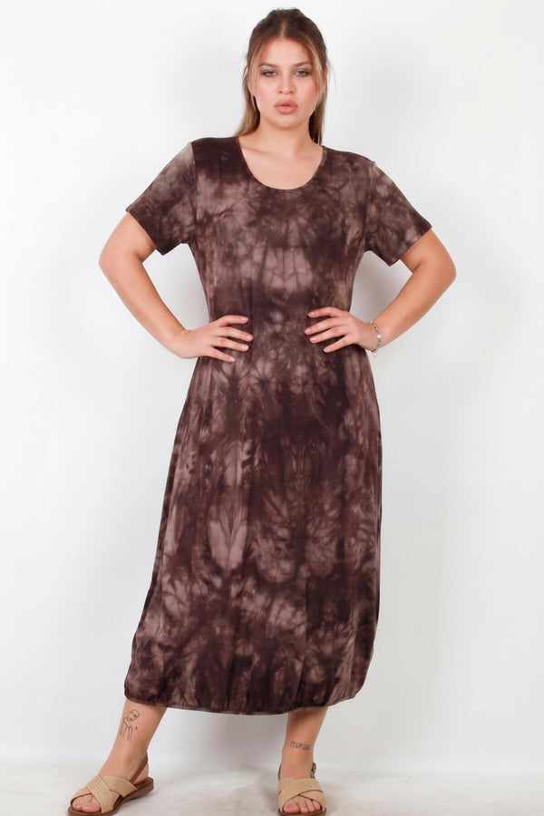 Plus‑Size Korte Mouw Jurk Met Drukknoopdetail — Bruin